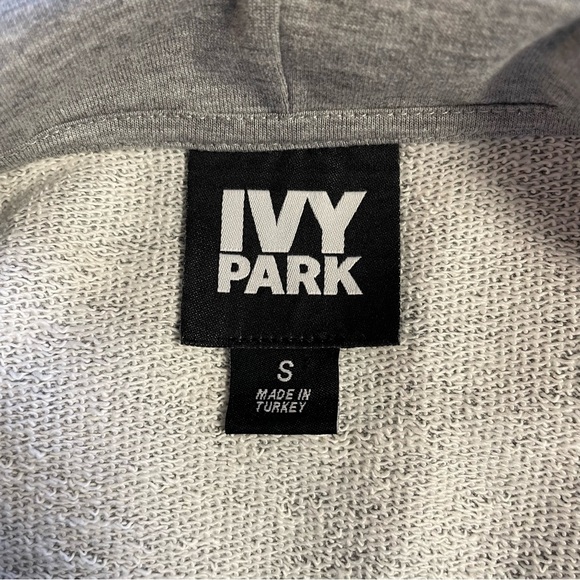 Ivy Park by Beyoncé Grey Oversized Short Sleeve Hoodie Size Small - Picture 11 of 13